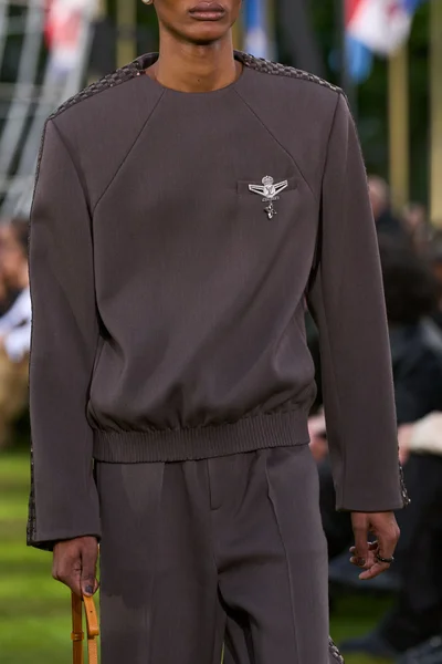 Look 74